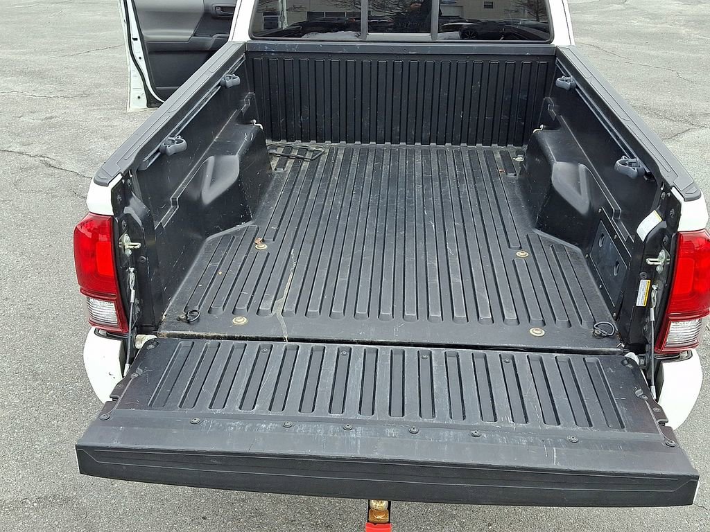 Used 2019 Toyota Tacoma SR w/ SX Package image 28