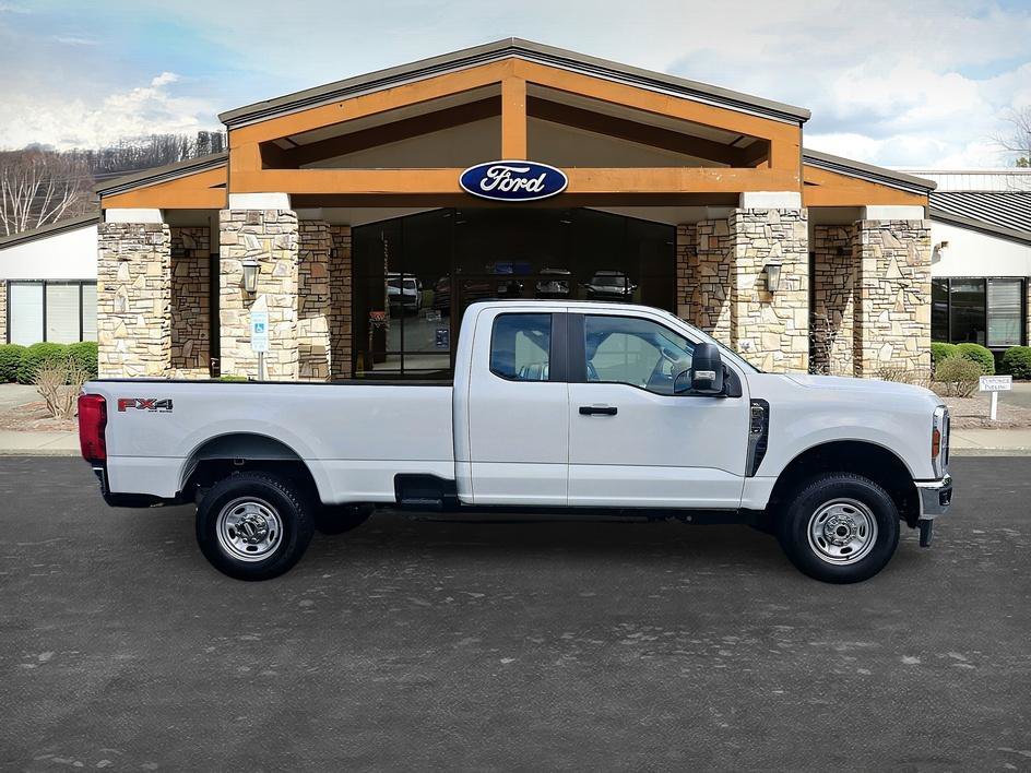 Used 2024 Ford F250 XL w/ XL Driver Assist Package AWD/4WD image 4