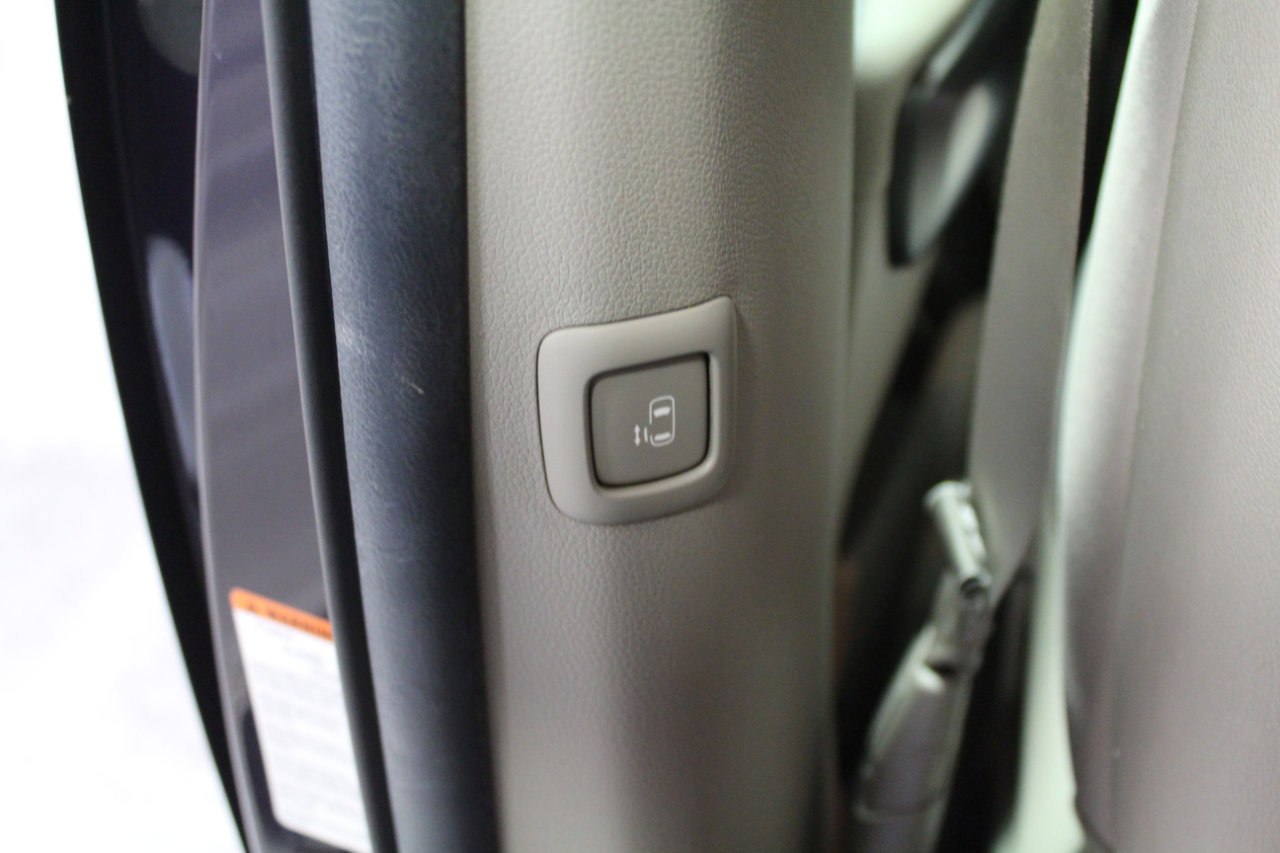 Used 2019 Kia Sedona LX image 23