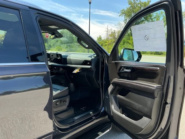 New 2026 Chevrolet Tahoe Premier w/ Sun And Tow Package AWD/4WD image 18
