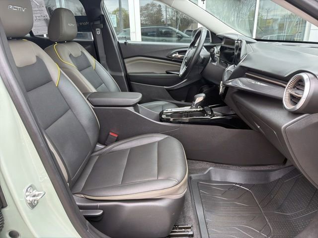 Certified 2025 Chevrolet Trax ACTIV w/ Sunroof Package FWD image 16