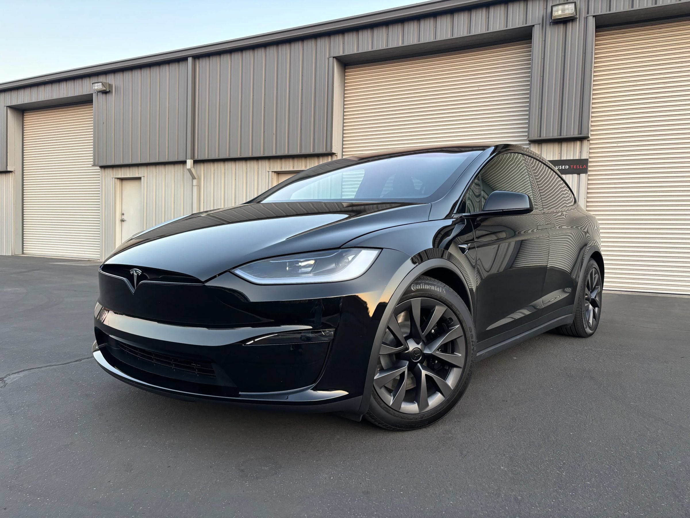 Used 2025 Tesla Model X AWD/4WD image 4