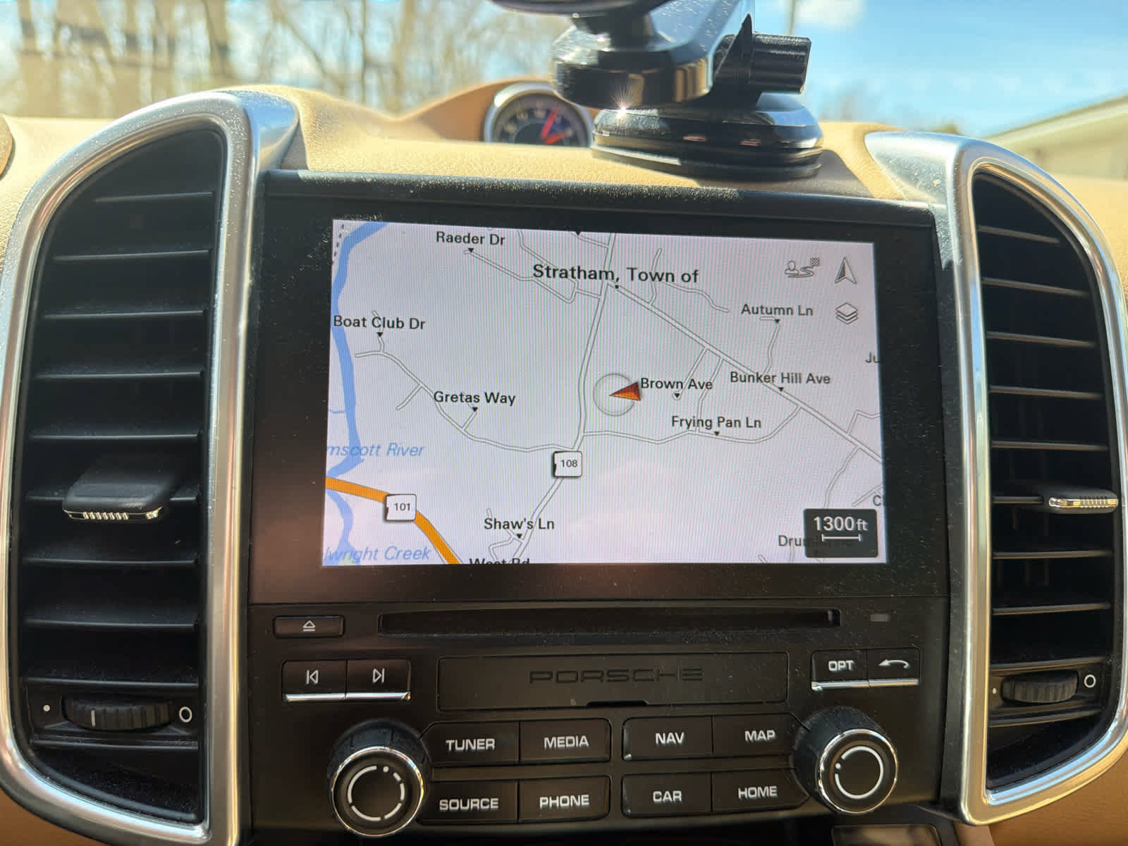 Used 2017 Porsche Cayenne Platinum Edition image 16