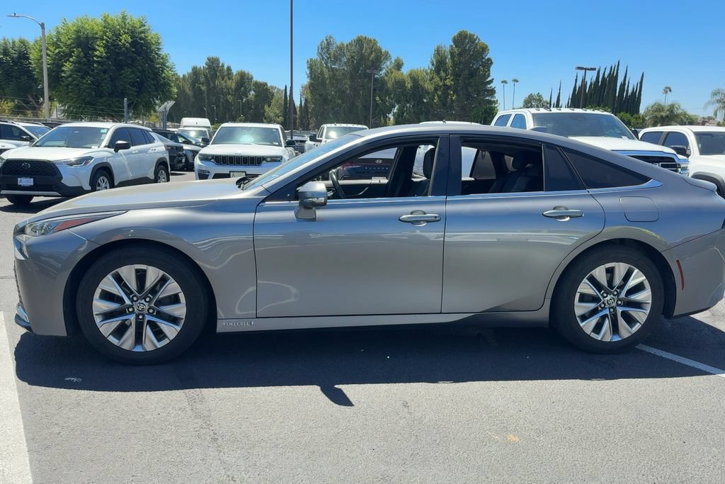 Used 2022 Toyota Mirai w/ Advanced Technology Package RWD image 9