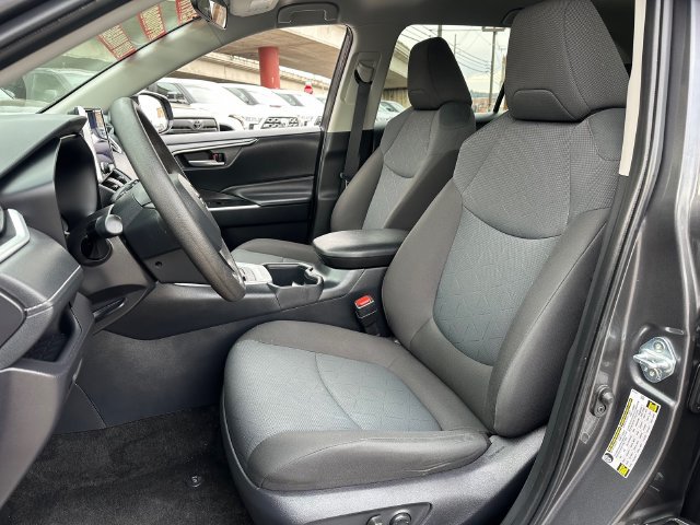Certified 2025 Toyota RAV4 XLE AWD/4WD image 9