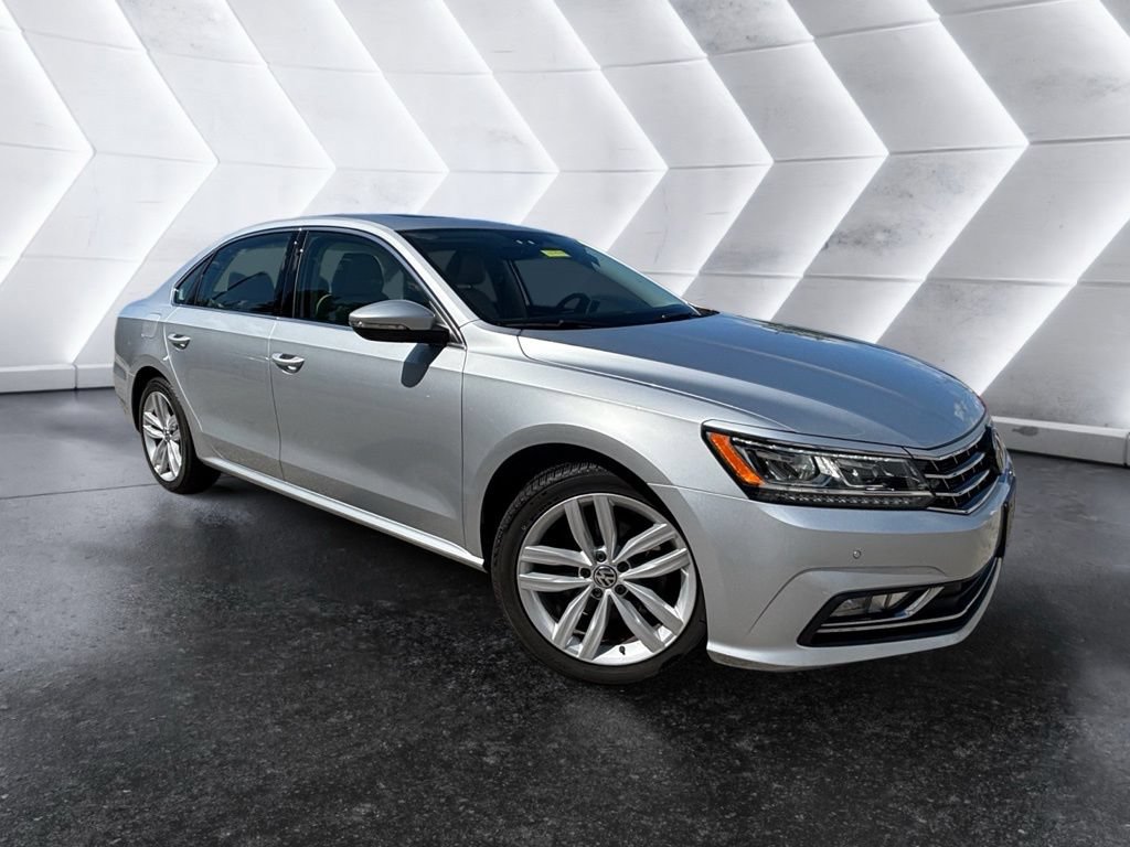 Used 2018 Volkswagen Passat 2.0T SE FWD image 5