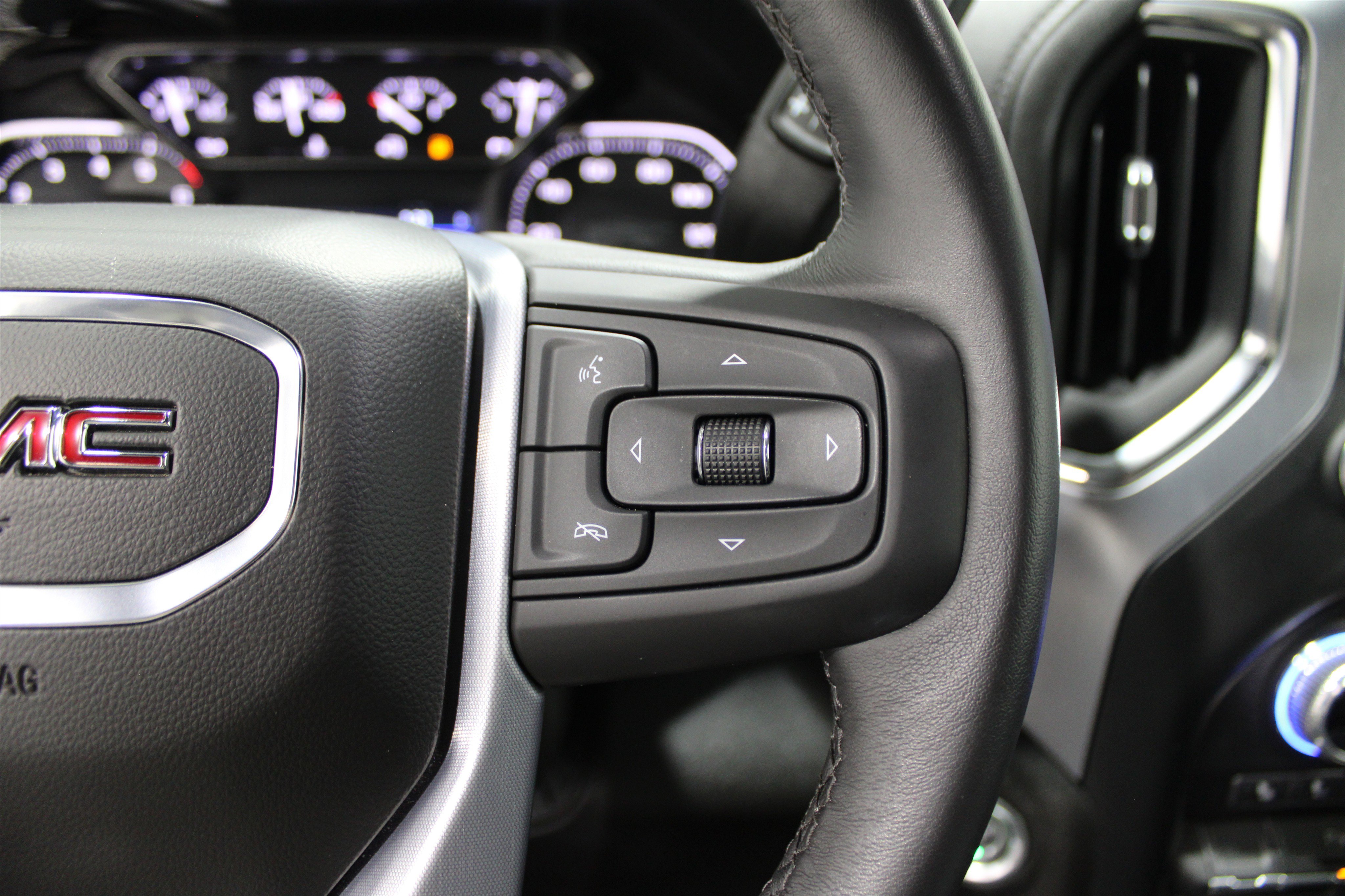 Used 2022 GMC Sierra 2500 SLT w/ SLT Premium Package image 13