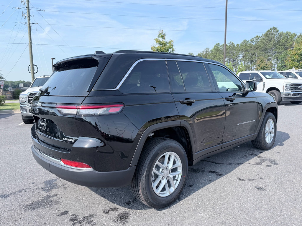 New 2026 Jeep Grand Cherokee Laredo RWD image 6