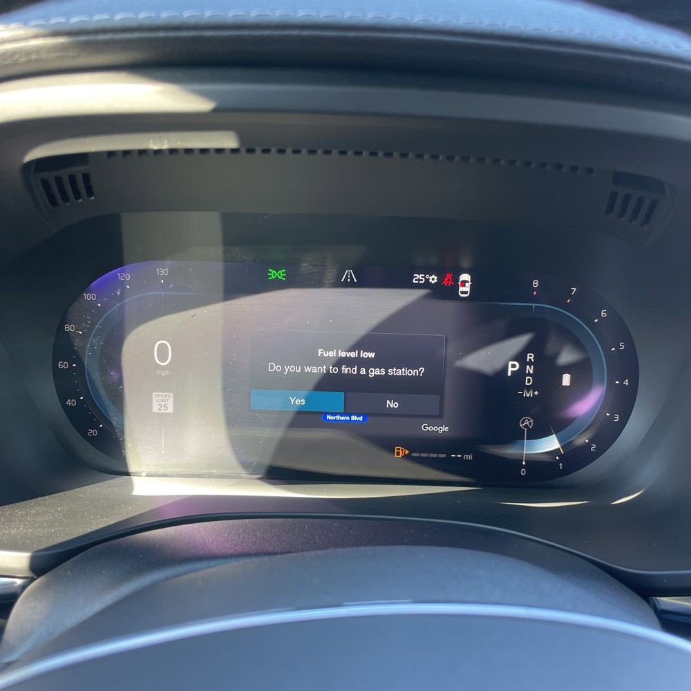 Used 2023 Volvo XC60 B6 Ultimate w/ Climate Package image 32