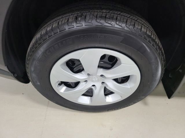 Used 2024 Toyota RAV4 LE AWD/4WD image 36