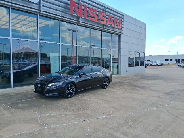Used 2025 Nissan Altima 2.5 SR FWD video 2