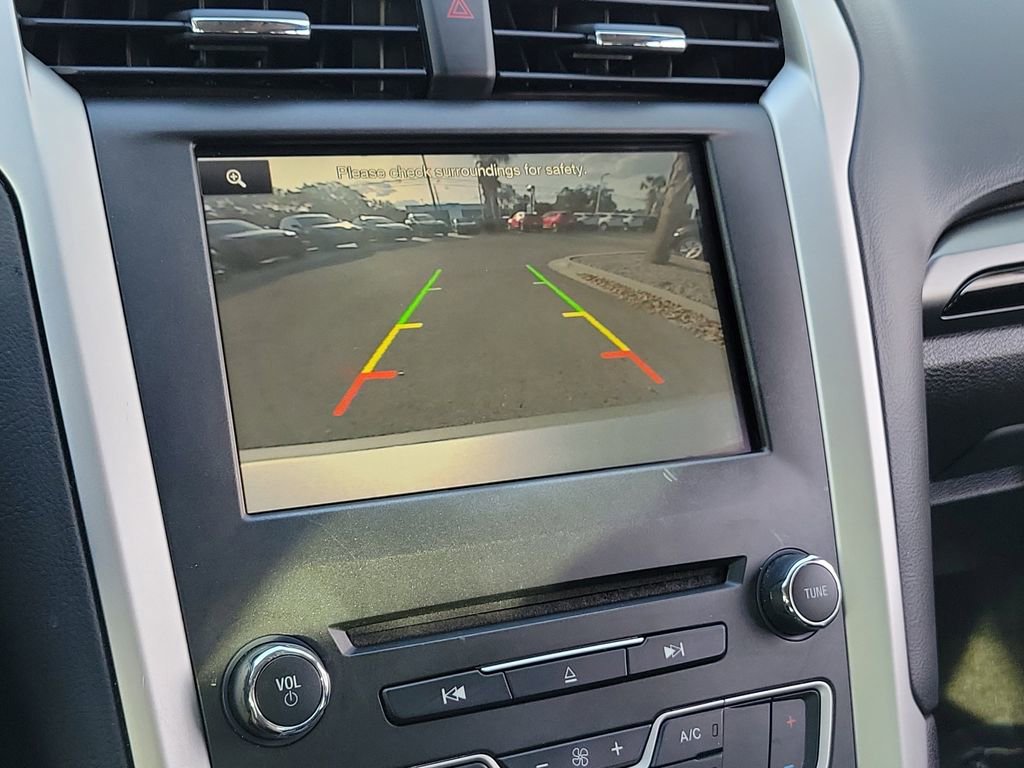 Used 2016 Ford Fusion SE image 26