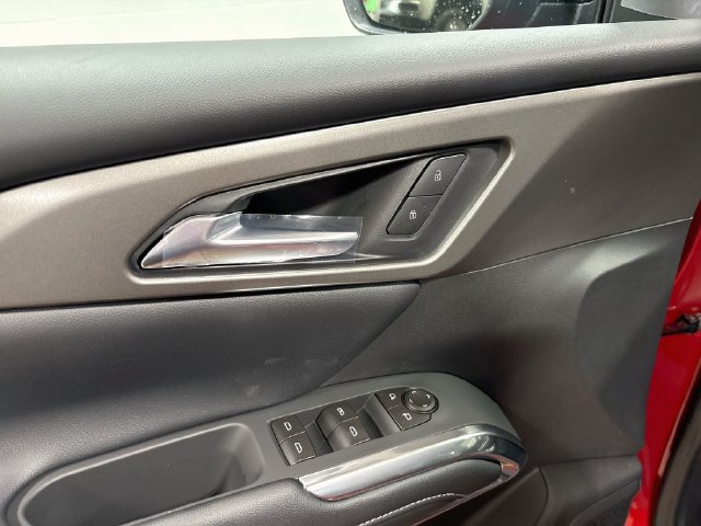 New 2027 Chevrolet Traverse LT FWD image 18