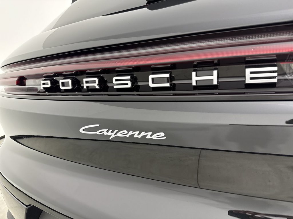 New 2026 Porsche Cayenne AWD/4WD image 18