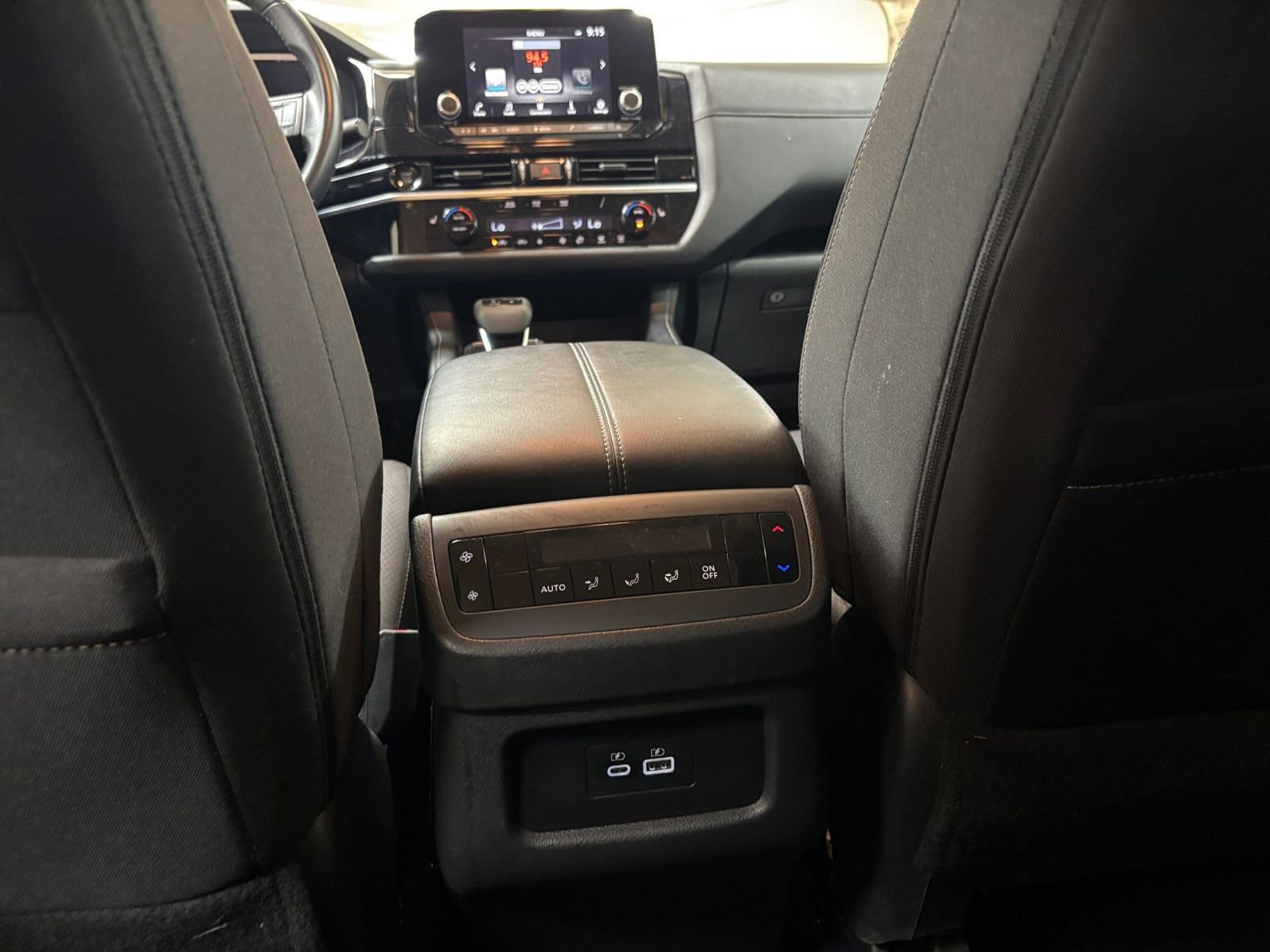 Used 2025 Nissan Pathfinder SV FWD image 24