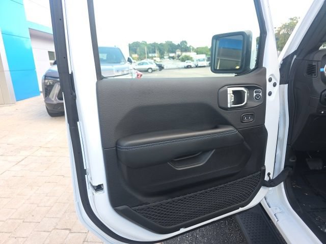 Used 2024 Jeep Wrangler High Altitude AWD/4WD image 17