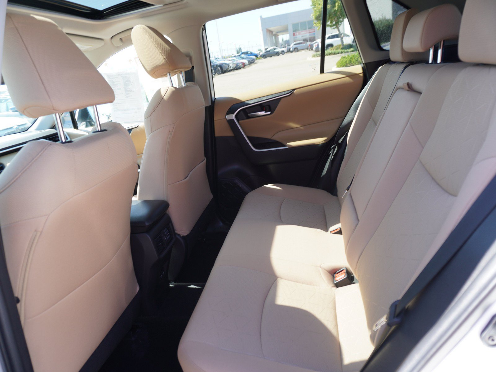 Used 2021 Toyota RAV4 XLE w/ Convenience Package AWD/4WD image 15