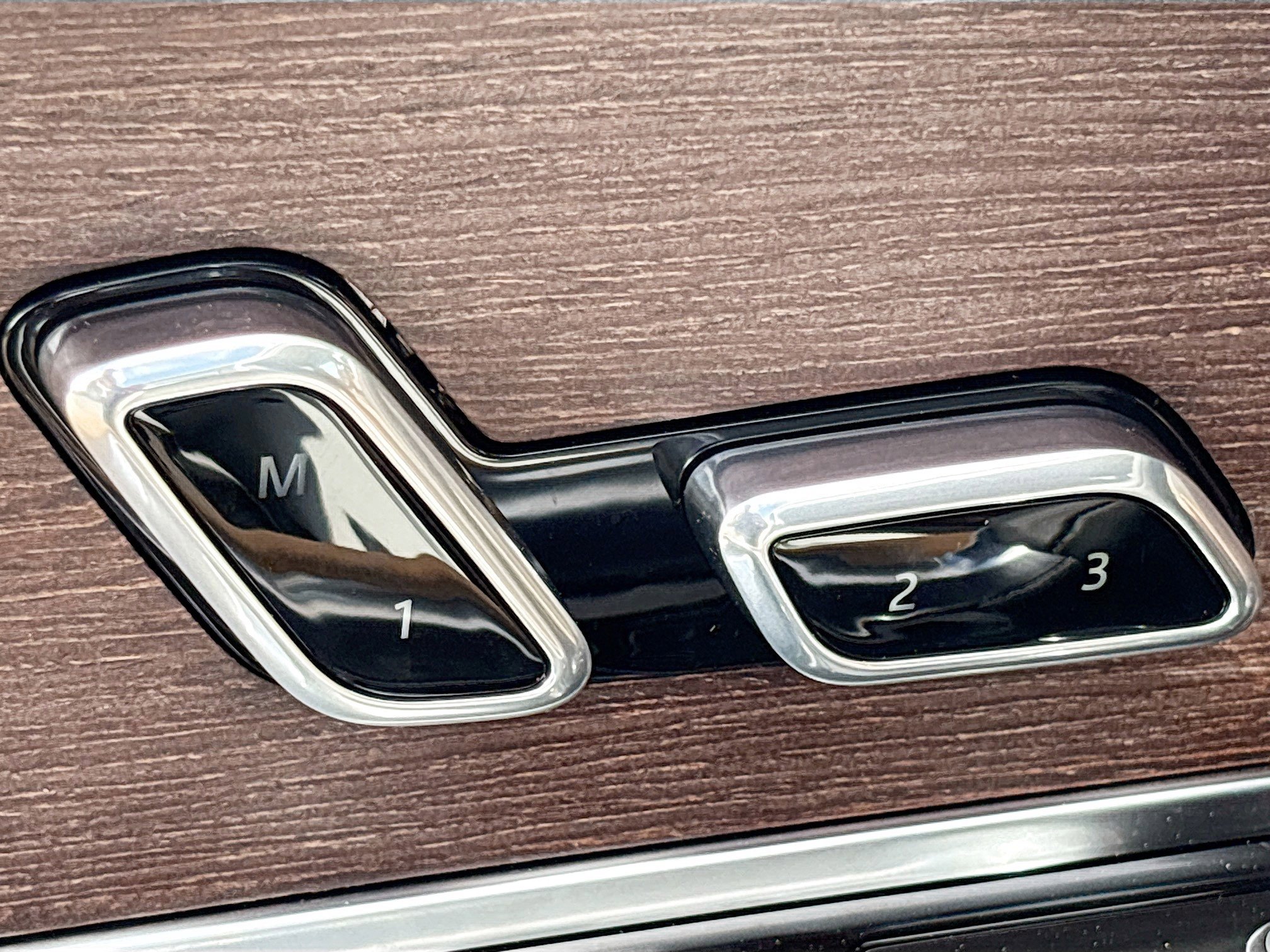 New 2026 Land Rover Range Rover Long Wheelbase Autobiography image 27