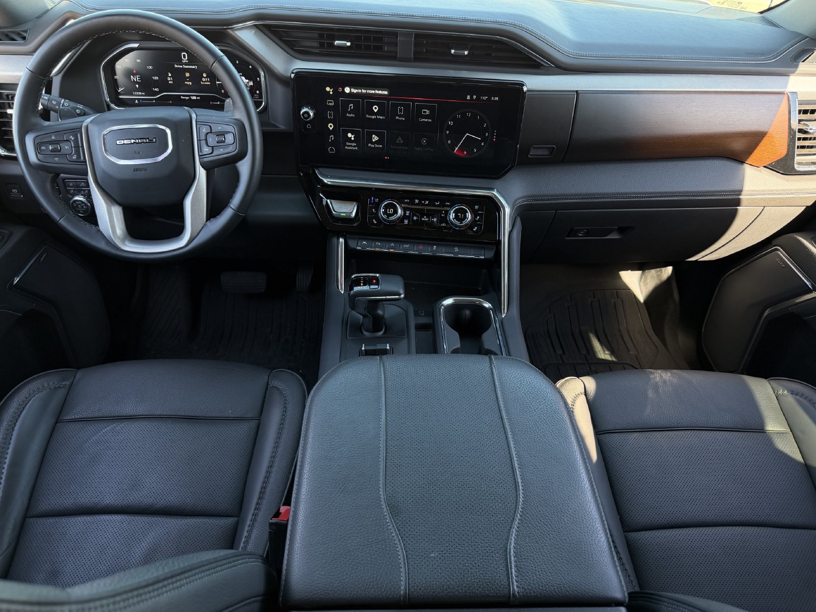 Used 2025 GMC Sierra 1500 Denali w/ Denali Reserve Package AWD/4WD image 13
