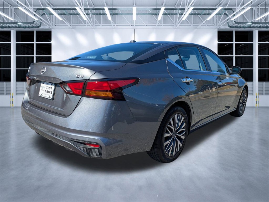 Used 2023 Nissan Altima 2.5 SV image 4