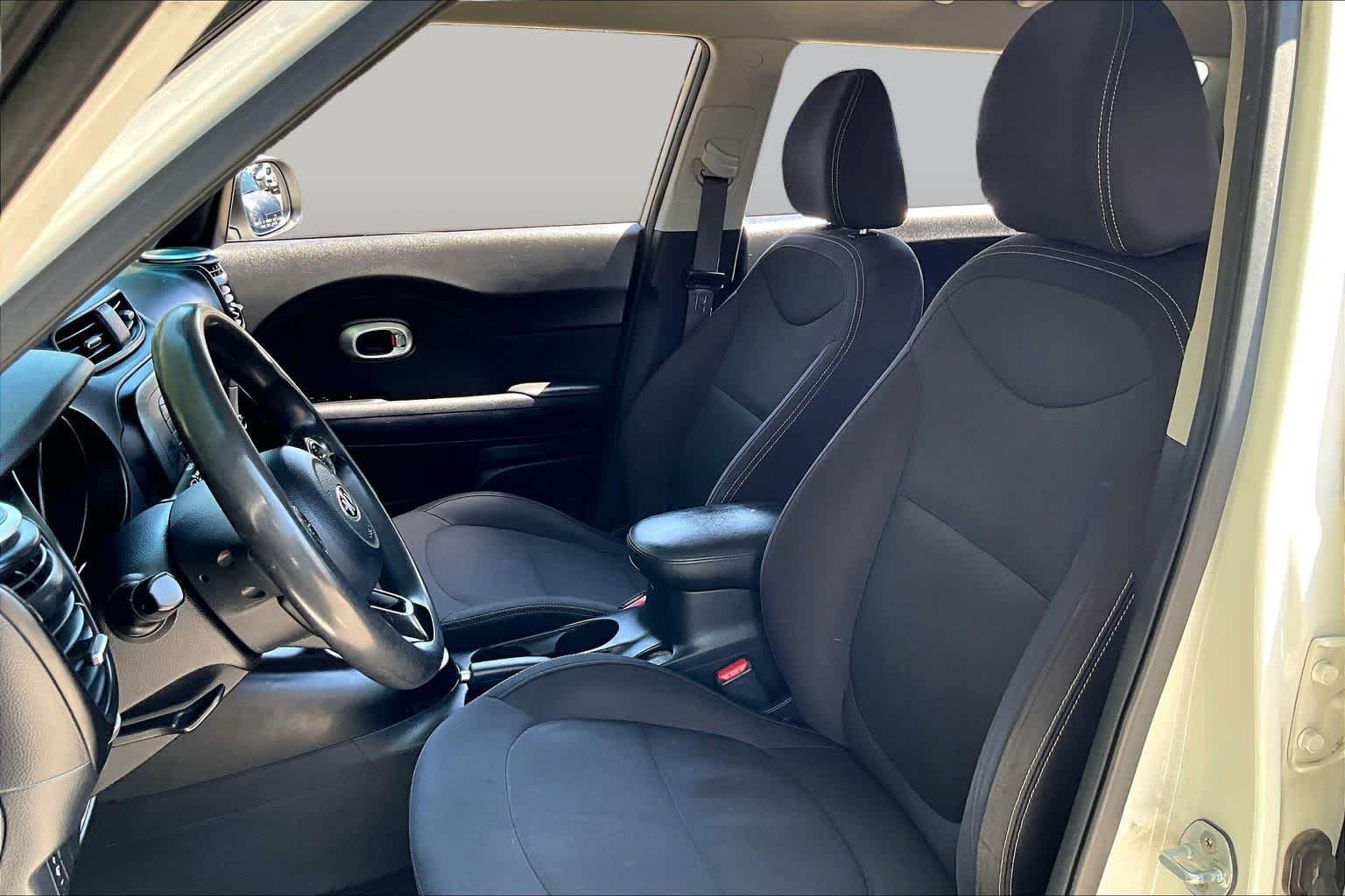 Used 2016 Kia Soul FWD image 8