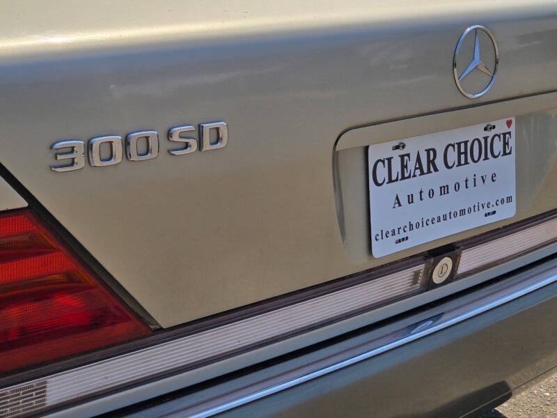 Used 1993 Mercedes-Benz 300 SD Sedan image 1