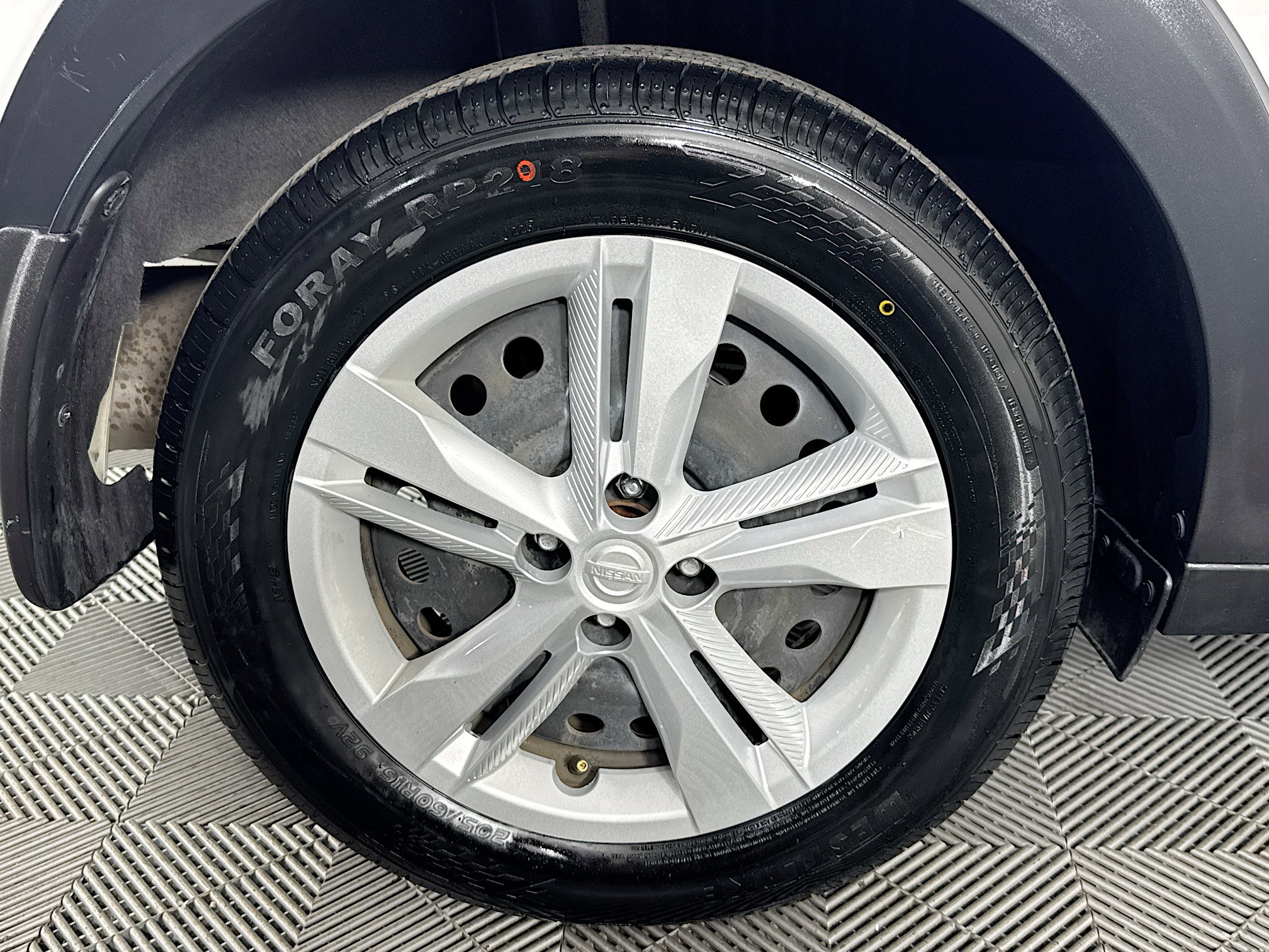 Used 2022 Nissan Kicks S image 32