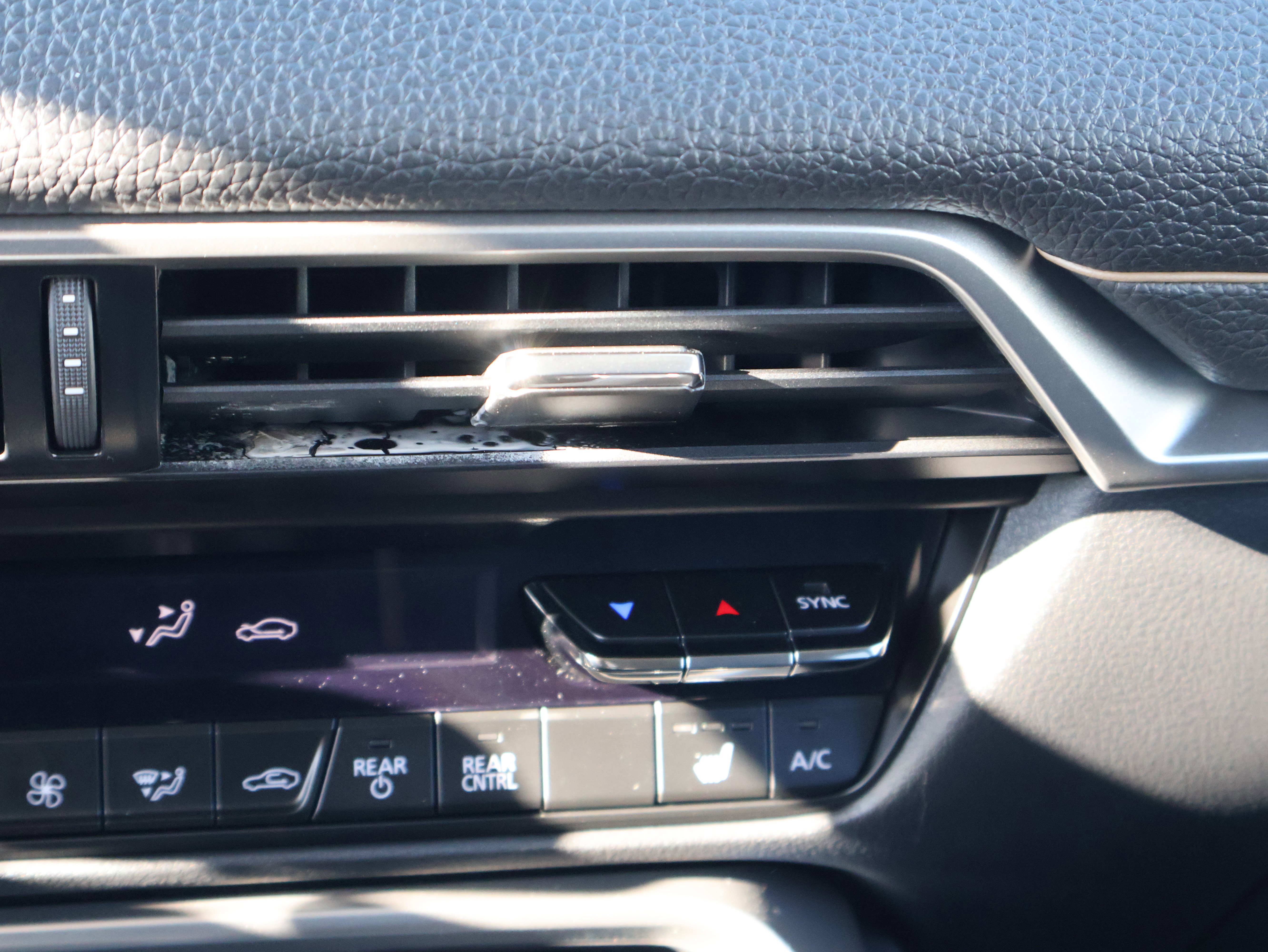 Certified 2025 MAZDA CX-70 Plug-In Hybrid w/ Premium Pkg image 29