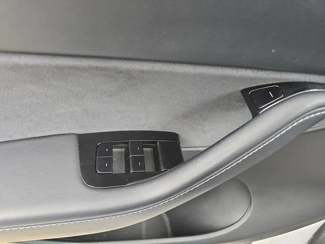 Used 2020 Tesla Model Y Long Range AWD/4WD image 24