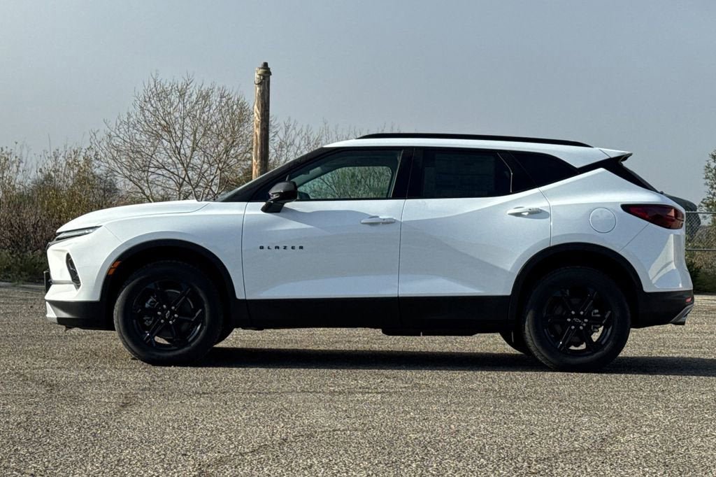 New 2026 Chevrolet Blazer LT w/ Midnight/Sport Edition FWD image 7