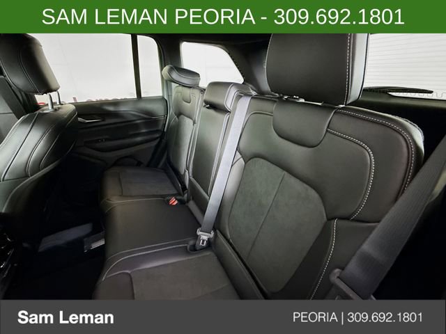 New 2025 Jeep Grand Cherokee Altitude image 24