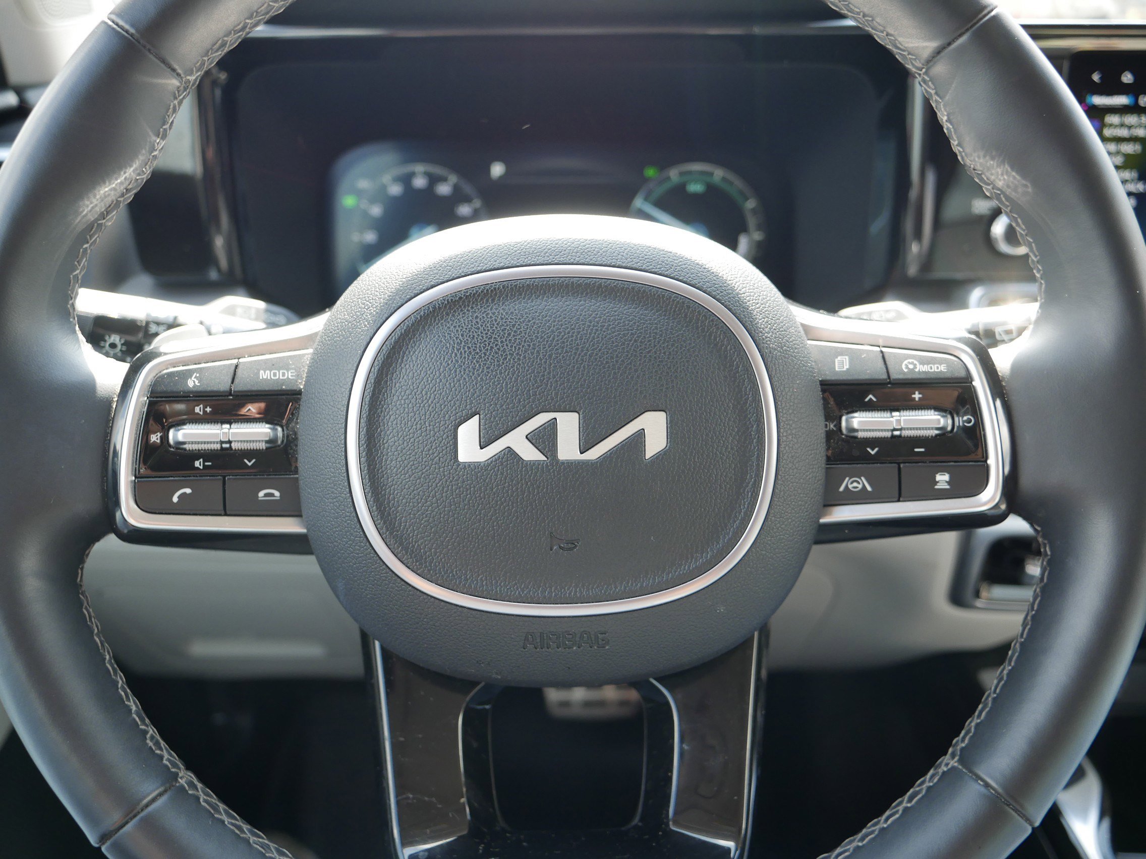 Certified 2024 Kia Sorento SX Prestige image 25