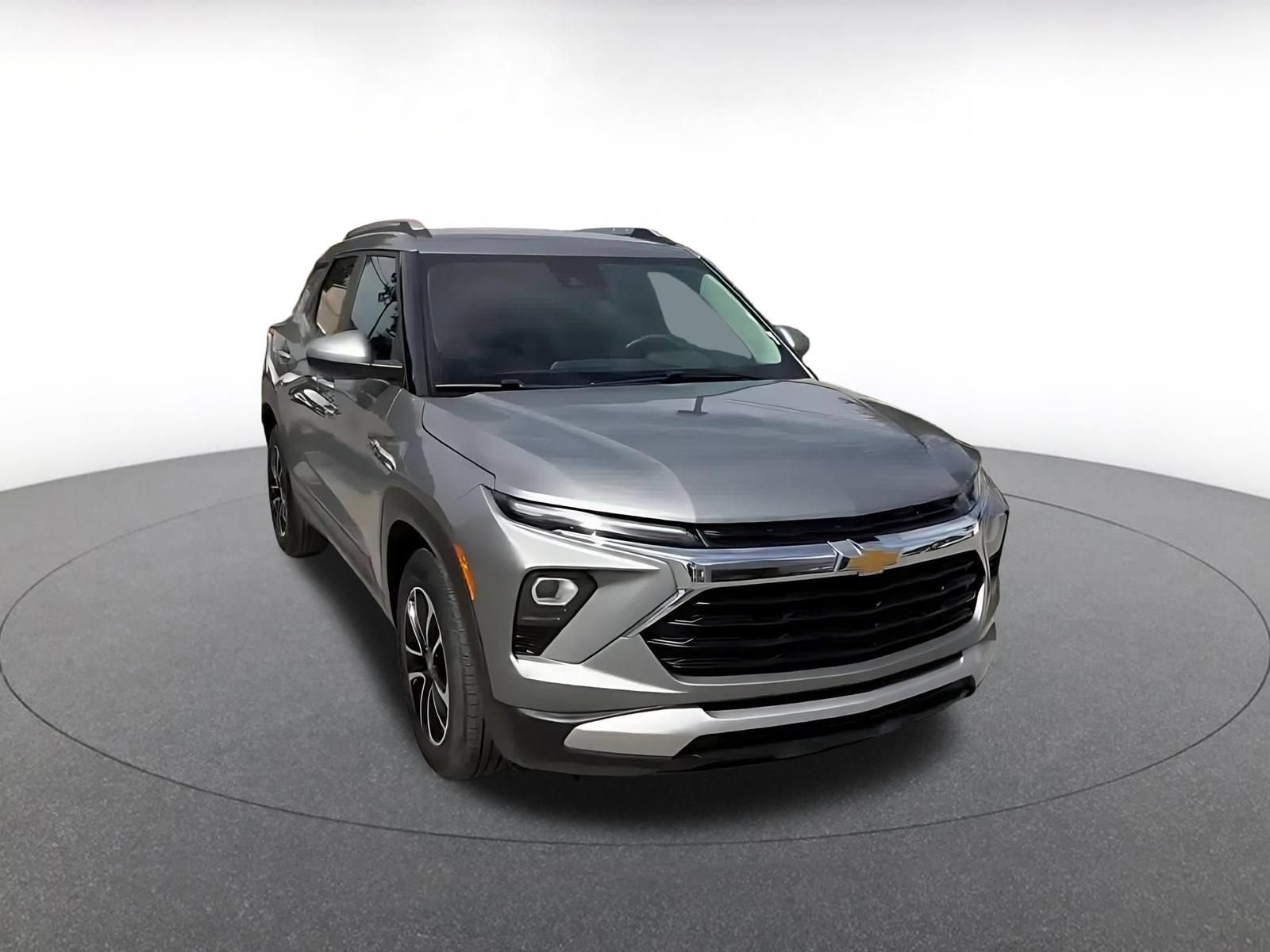 Used 2025 Chevrolet TrailBlazer LT FWD image 3