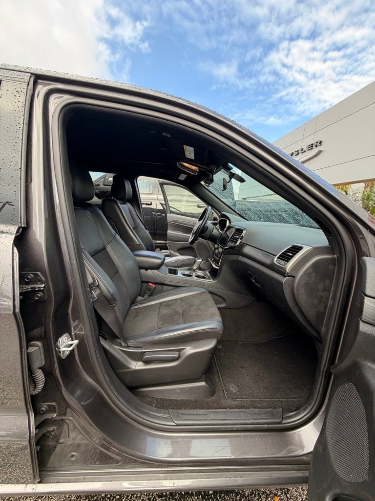 Used 2021 Jeep Grand Cherokee Laredo X image 12