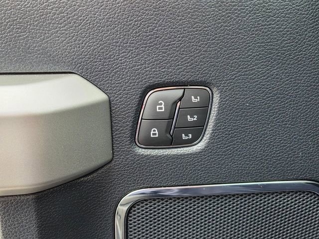 Used 2022 Ford F250 Lariat w/ Black Appearance Package image 25