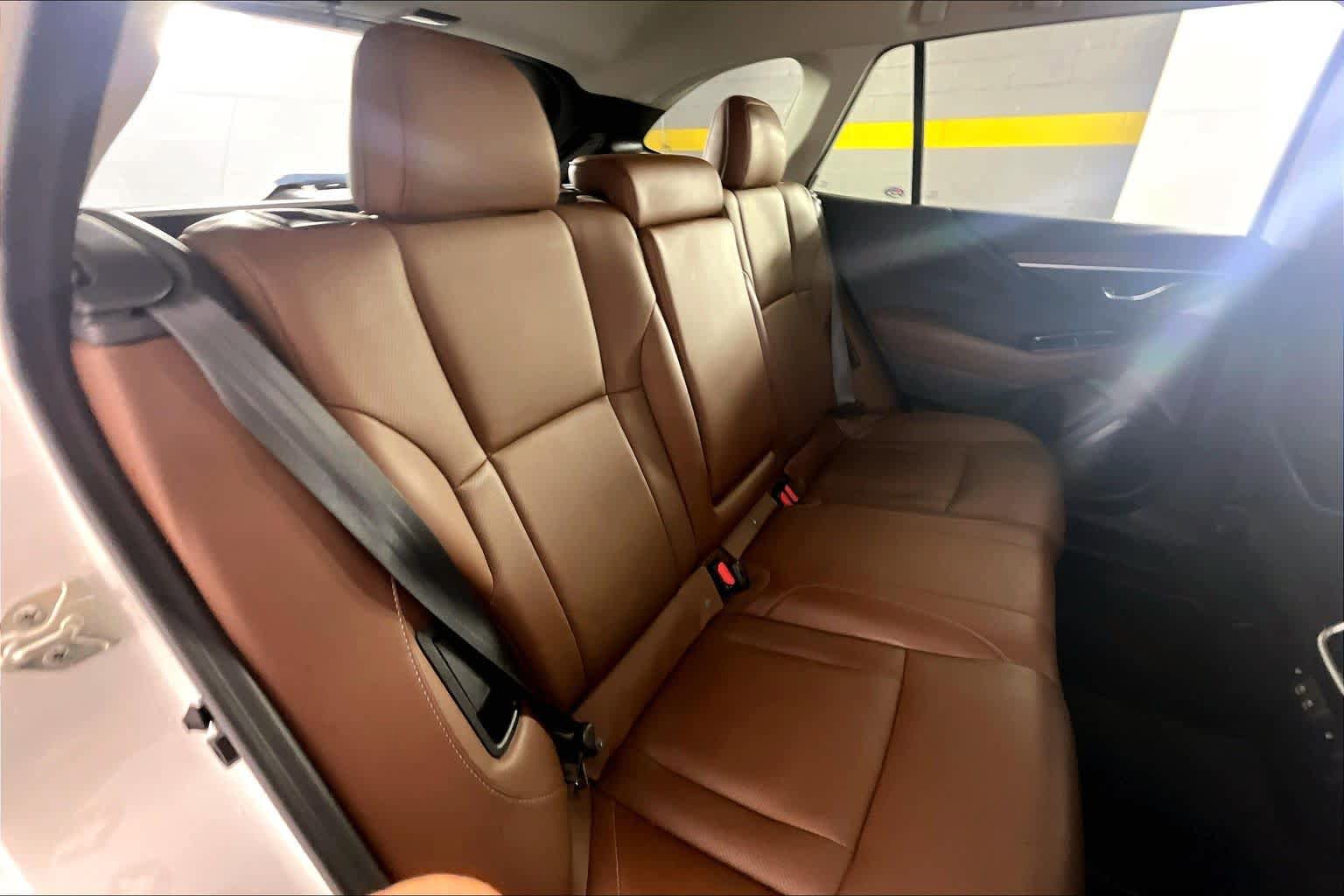 Used 2020 Subaru Outback Touring w/ Popular Package #2 image 19