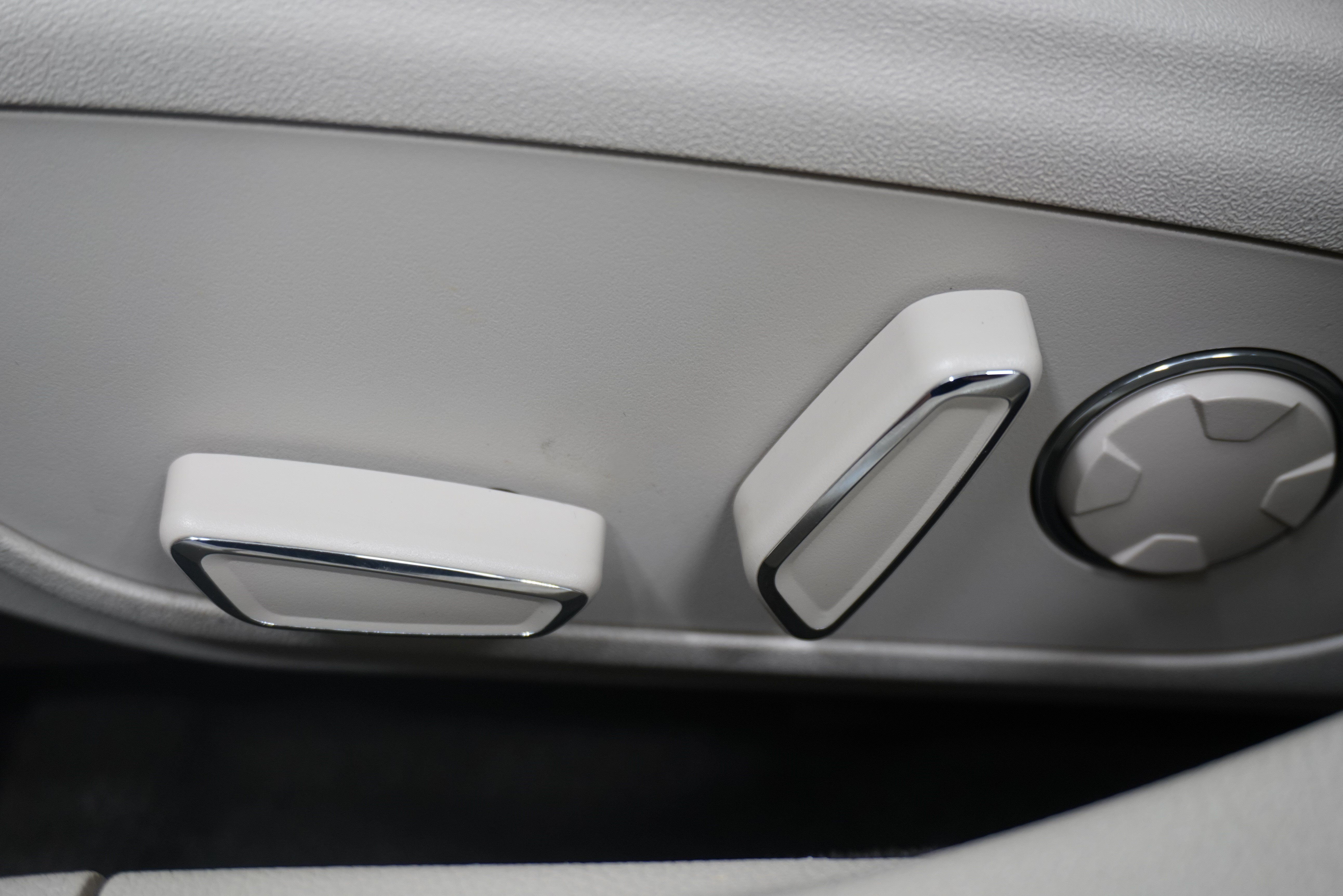Used 2019 Lincoln MKZ Reserve w/ Reserve Plus Package FWD image 16