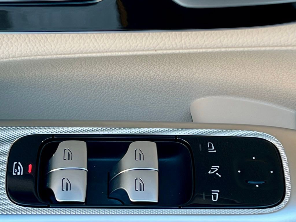 Certified 2026 Mercedes-Benz GLC 300 4MATIC image 36