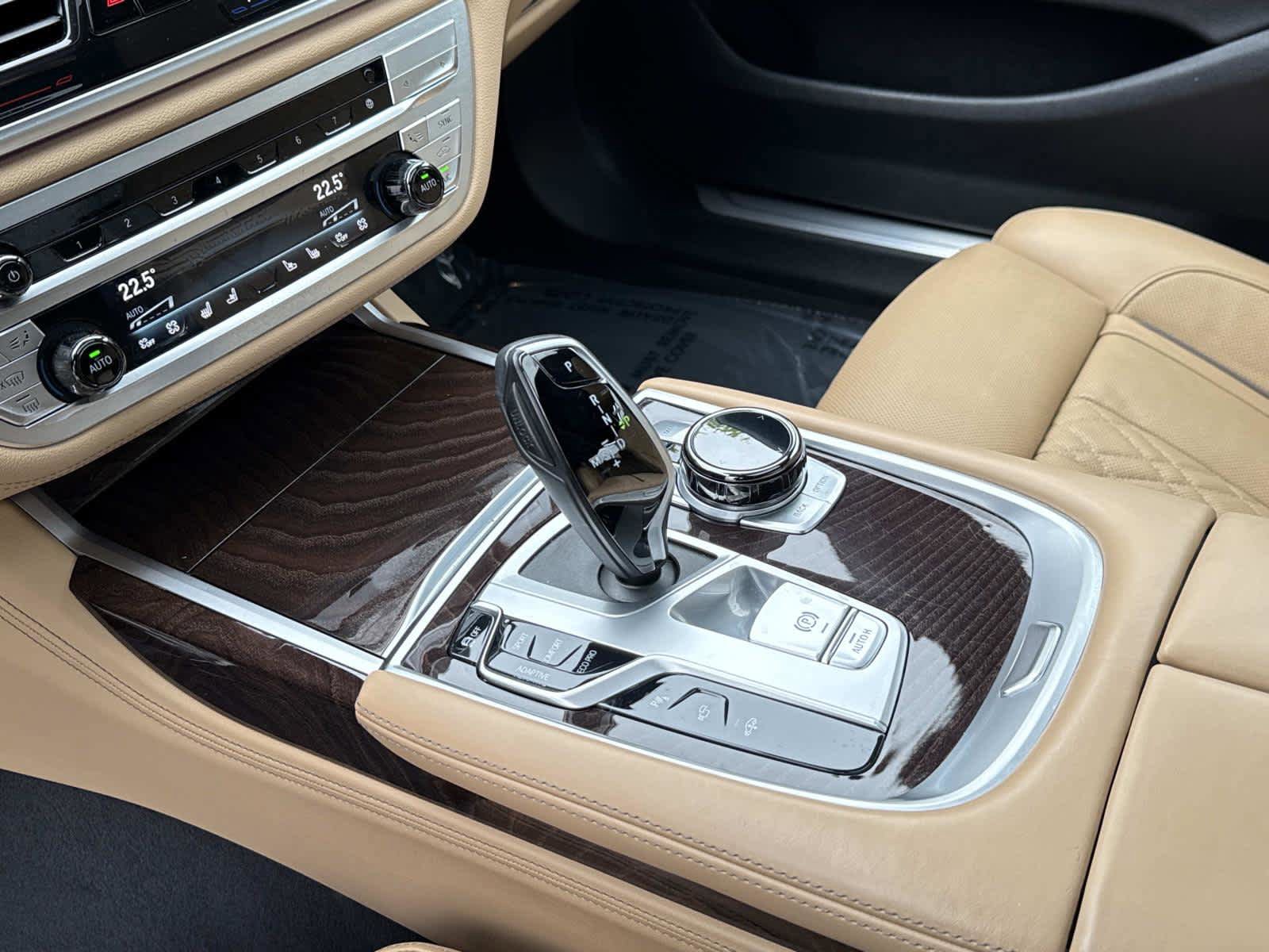Used 2022 BMW 740i xDrive w/ M Sport Package AWD/4WD image 21
