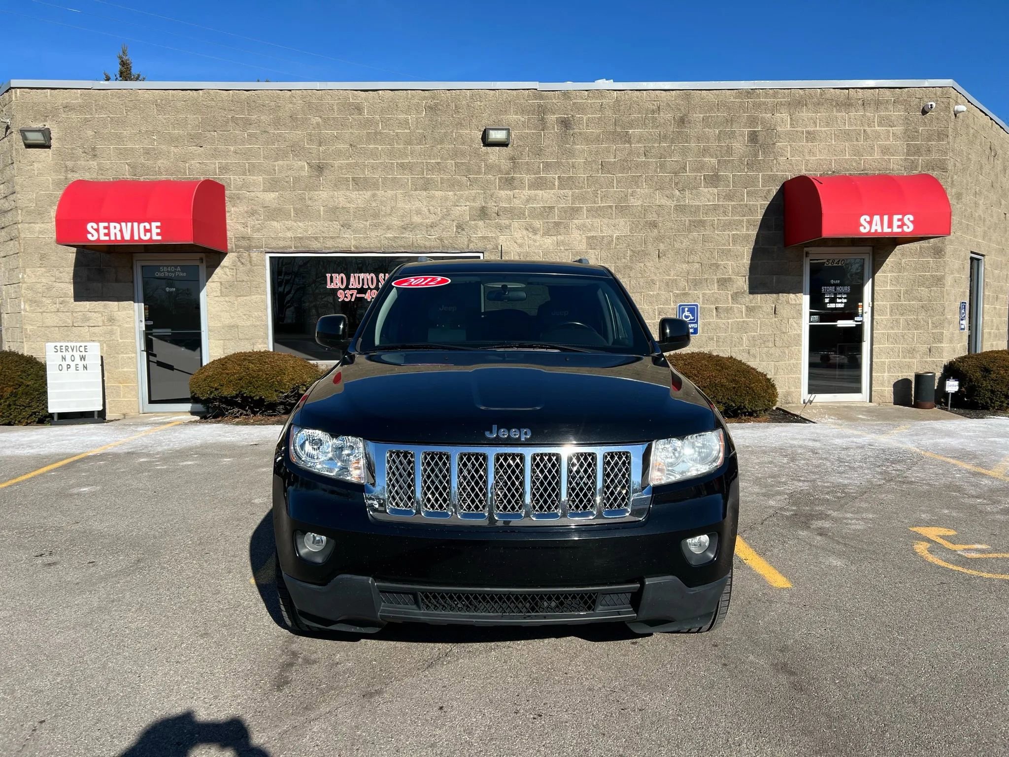Used 2012 Jeep Grand Cherokee Laredo w/ Laredo E Group image 2