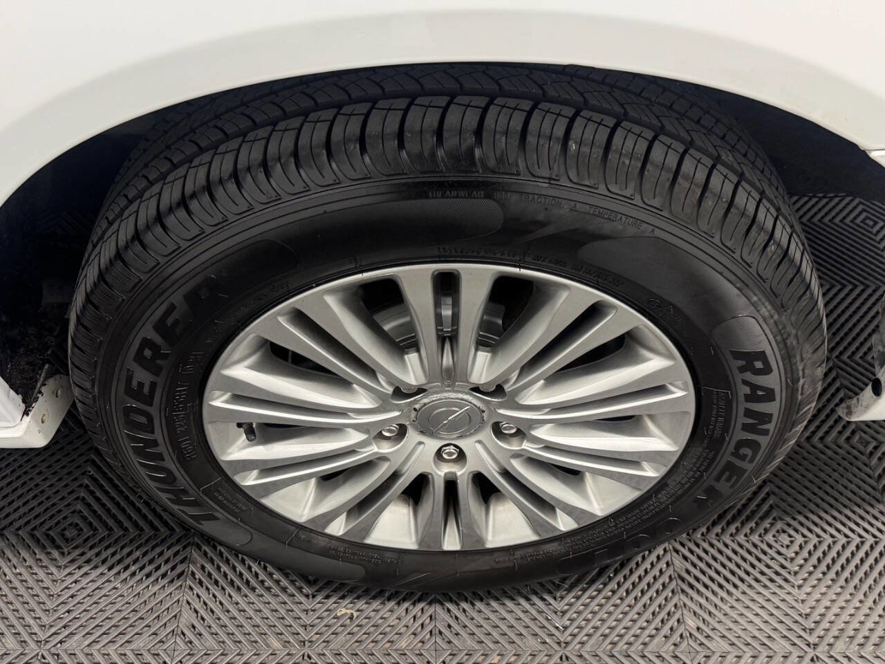 Used 2015 Chrysler Town & Country Touring-L w/ Driver Convenience Group image 47