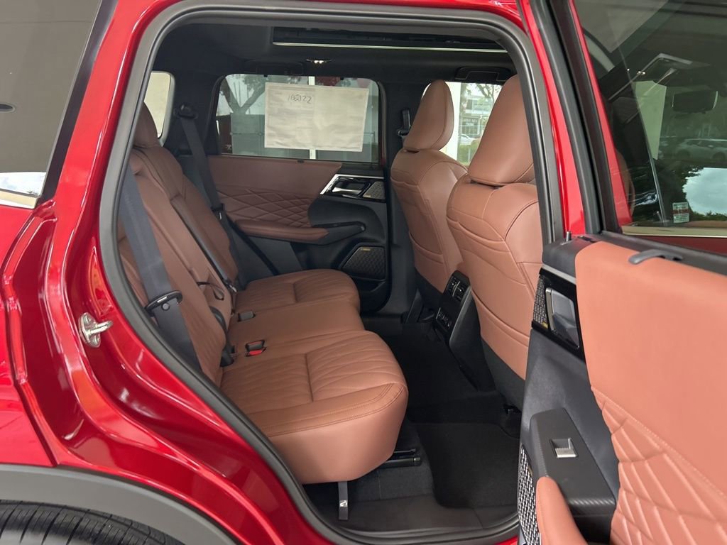 New 2025 Mitsubishi Outlander SEL image 26