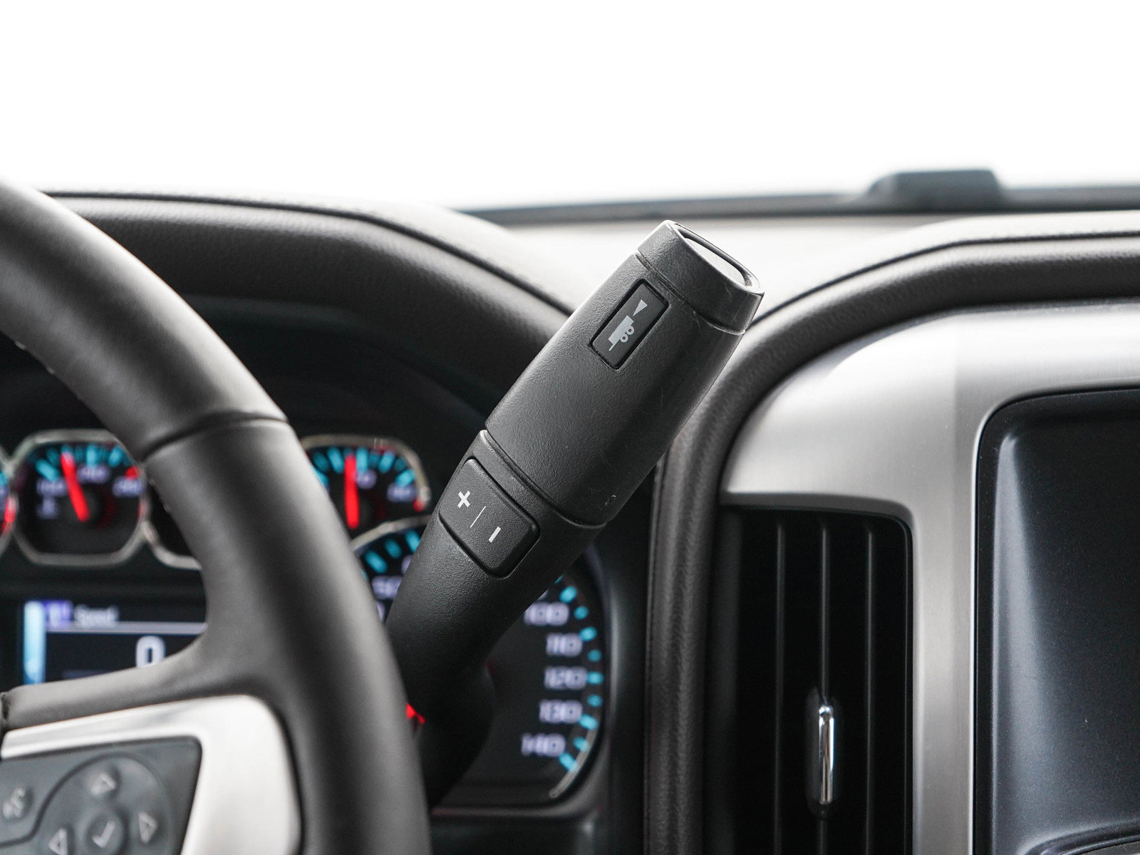 Used 2018 GMC Sierra 1500 SLT w/ SLT Preferred Package AWD/4WD image 19