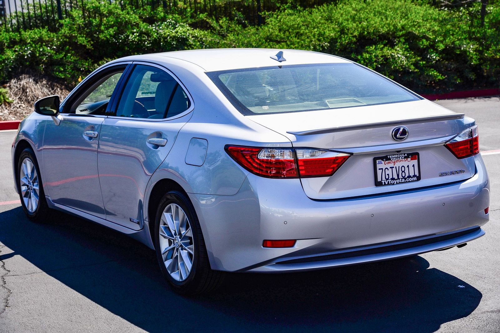 Used 2014 Lexus ES 300h w/ Luxury Package w/Bamboo Trim image 5