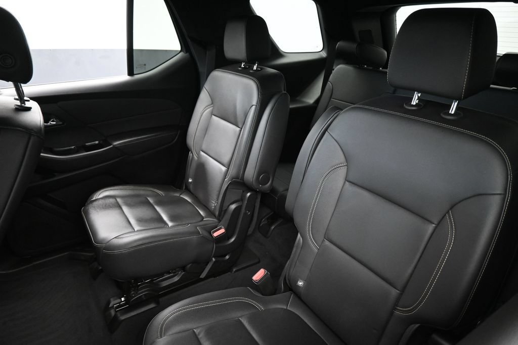 Used 2022 Chevrolet Traverse LT w/ LPO, Floor Liner Package FWD image 38