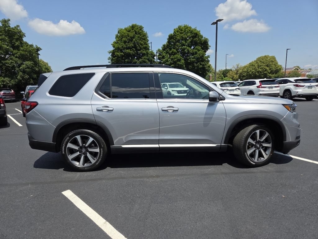 Certified 2023 Honda Pilot Touring image 24