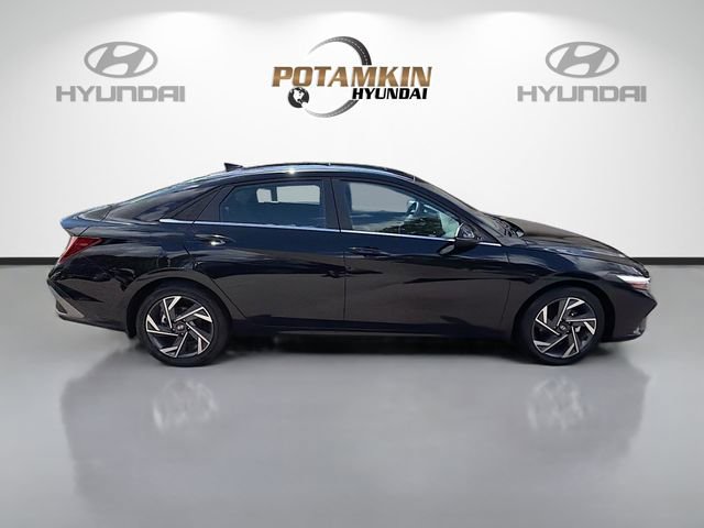 New 2026 Hyundai Elantra Limited image 4