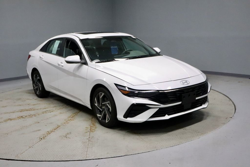 Certified 2025 Hyundai Elantra SEL