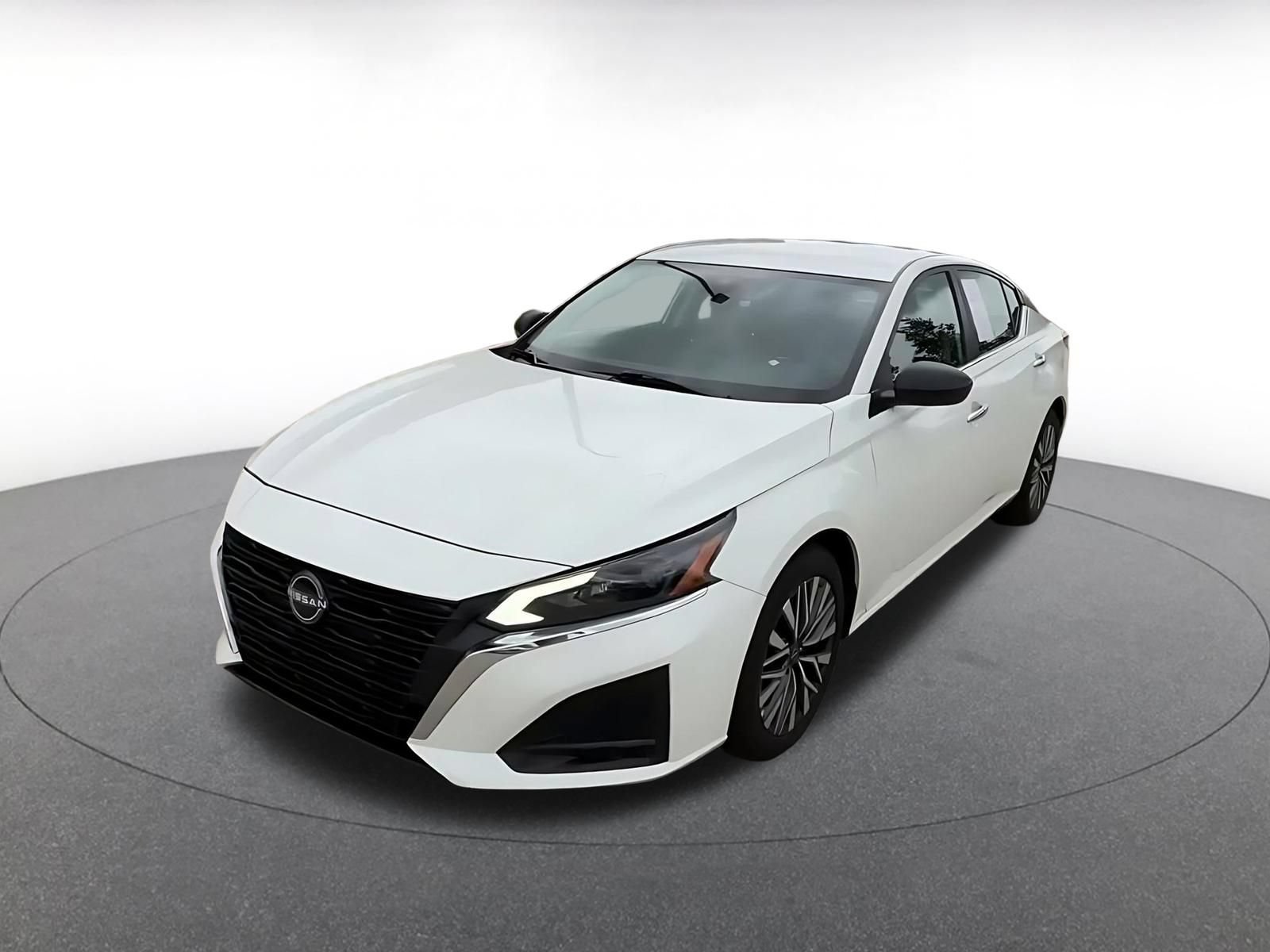 Used 2025 Nissan Altima 2.5 SV FWD image 5