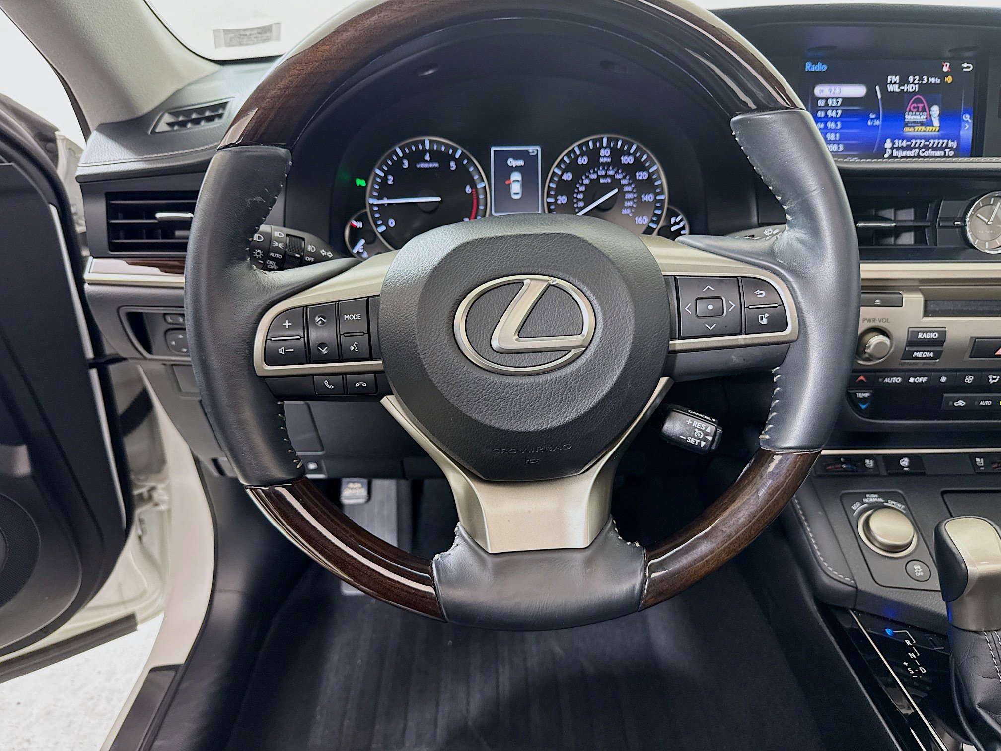 Used 2016 Lexus ES 350 w/ Premium Package w/Wood Trim image 12